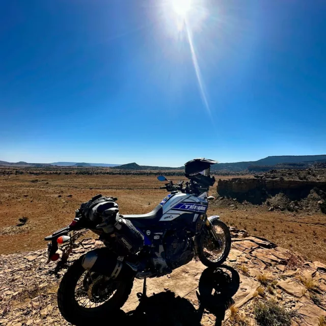 And now, we’re in Arizona!
On this last day, the temperature has risen sharply, making the dusty trails lined with XXL cactus even more exciting!
The adventure ends on a high with some stunning lakes and red rocks. Our riders then take on an incredible canyon-side track in the Apache Reservation to celebrate their success. A big well done to everyone who completed this 2,900-mile off-road course across the USA!

Et nous voici en Arizona !
Pour cette dernière journée, la température est montée très haut sur les pistes poussiéreuses, jalonnées de cactus xxl.
Derniers lacs, roches rouges : l’aventure se termine par une piste incroyable à flanc de canyon dans la réserve Apache : Nos riders découvrent Phoenix, pour célébrer leur succès. Bravo à tous pour avoir boucle ce parcours off-road de 2,900 miles à travers les USA.

Website: www.mototrailsusa.com
Email: ride@mototrailsusa.com

@mototrailsusa
@tenerespirirexperience
@yamahamotorusa
@yahamamotoreu
@yamahamotorfr
@yamaha_tenere_700
@larivierevoyages
@moskomoto
@zoleolifeus
@motorexusa
@ridetrailtech
@ridedunlop
@ridebdr
@ride100percent
@acerbismotorsport
@acerbisusa
@ls2europe
@ls2helmetsus

#mototrailsusa 
#spiritofdakar #mototour #exploreusa #guidedtour #yamaha700tenere #roadtrip #tenere700  #offroadriding #raidmoto
#usa #adventure #motorcycling #mototrail #voyagesamotos #tenere700 #voyageamoto #idaho #montana #wyoming #colorado #newmexico #arizona #apache #Phoenix

Tel/ Whatsapp : 
+33 680 623 140
(+1) 279 208 3056